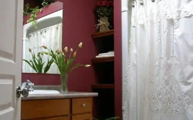 Antique Slumber Old Town Bed & Breakfast
