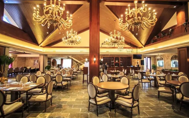 Orenda Teton Hotel
