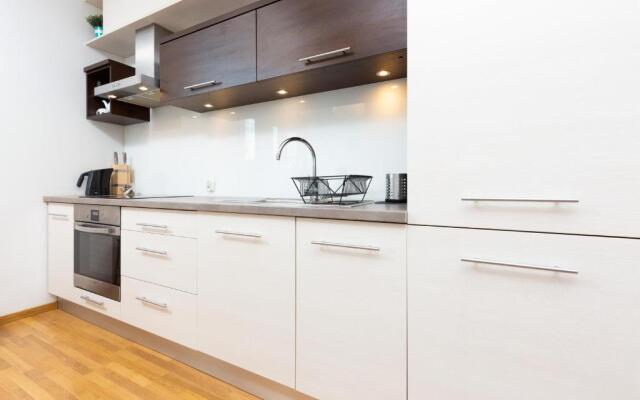 Apartment Platynowa Gdansk by Renters