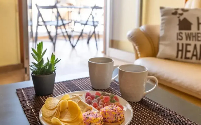 Stay Gold Feathers Apartment