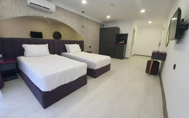 Karikatur Bi Hotel