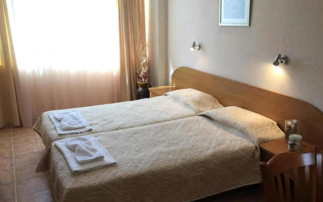 Park Hotel Briz All Inclusive- Free Parking