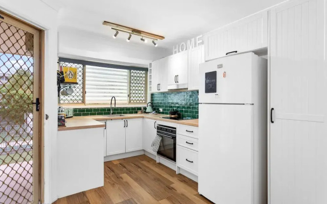 Seaside Serenity: Charming 2-bedroom Getaway