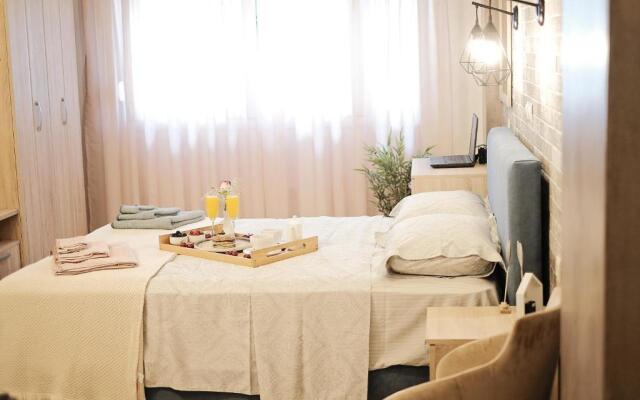 Sunny Suites & Studio