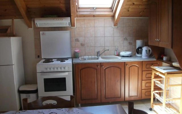 Kavos Psarou Studios and Apartments