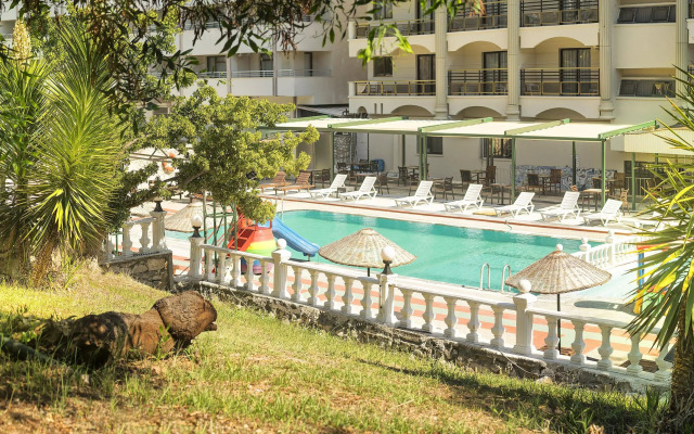 Temple Beach Hotel