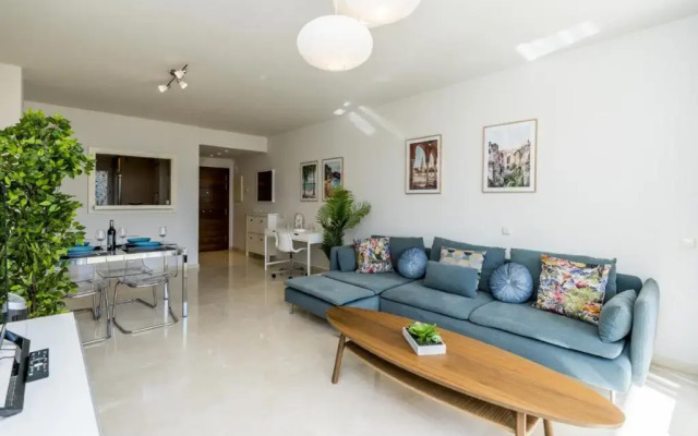 Al-402 Apartment in Alcazaba Lagoon