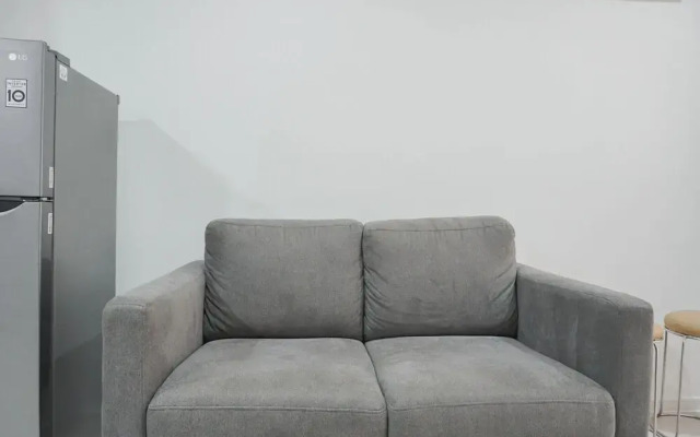 Nice And Modern 2Br At Daan Mogot City Apartment