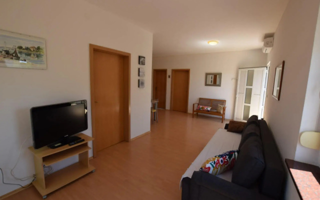 Apartment Petar 5p in Mandre