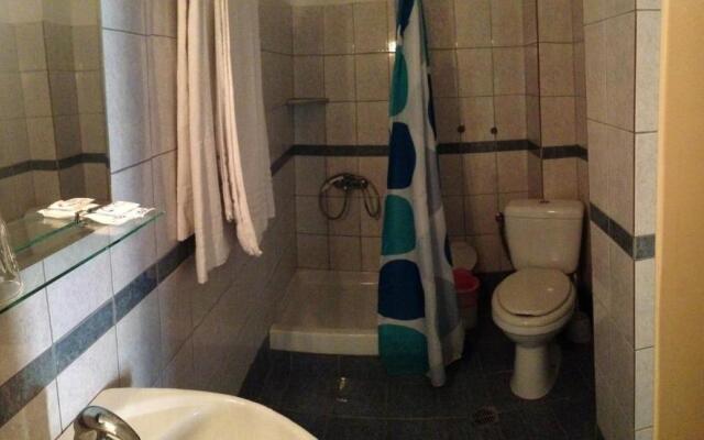Avra Inn