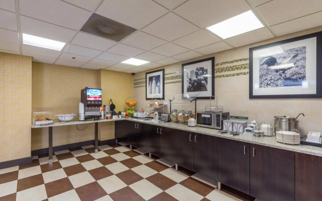 Spark by Hilton Tampa Brandon