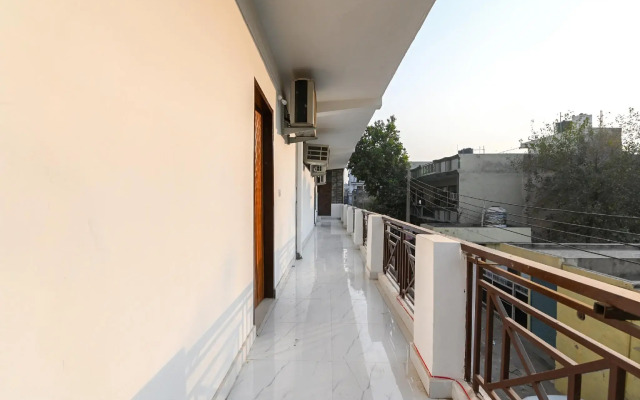 OYO 77500 Hotel Ballantine