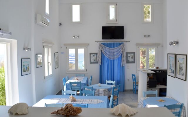 Agnadi Syros Beachfront Studios & Rooms