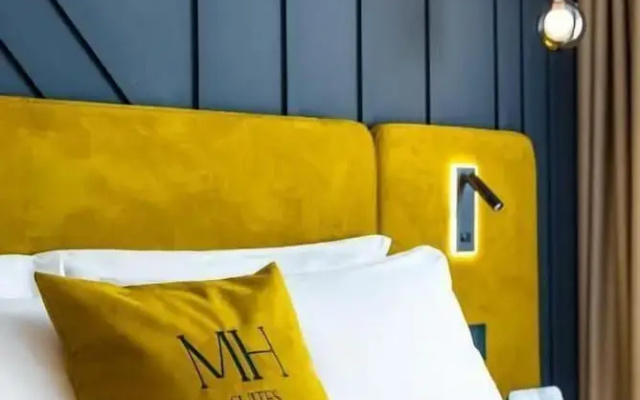 Mh Suites Plebiscito