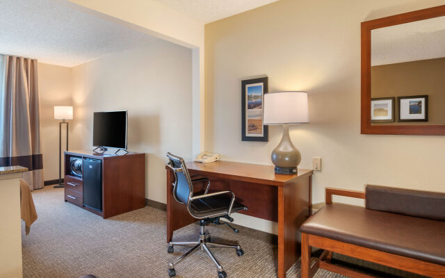 Comfort Suites Clackamas