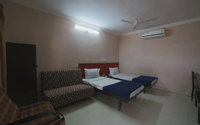 SPOT ON 42038 Hotel Sri Krishna