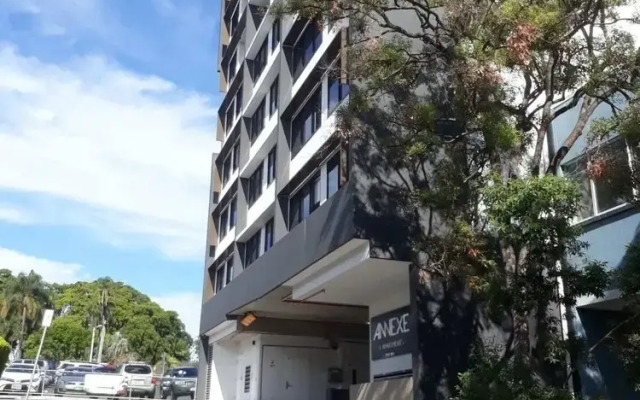 2 Bedroom Apartment Seconds From Valley