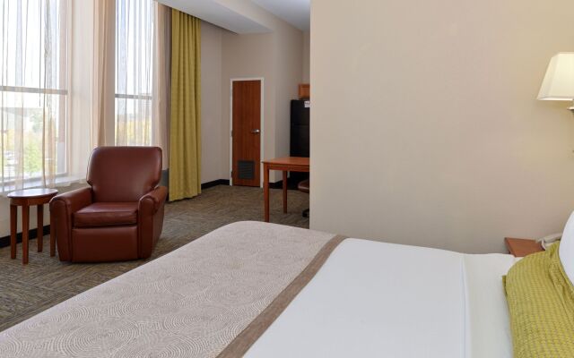 Candlewood Suites Terre Haute, an IHG Hotel