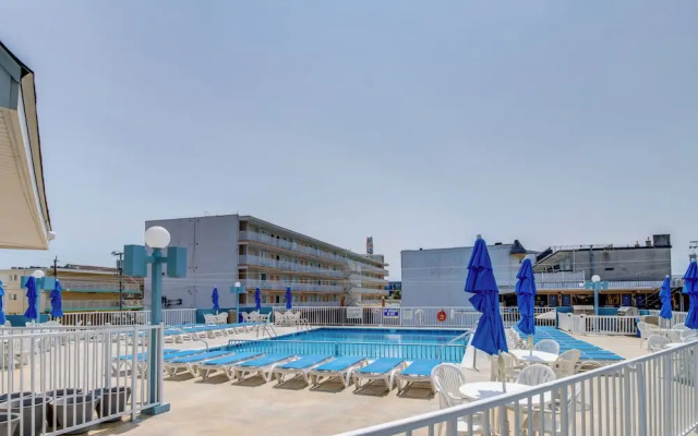 Walk to Wildwood Boardwalk: Family-friendly Condo!