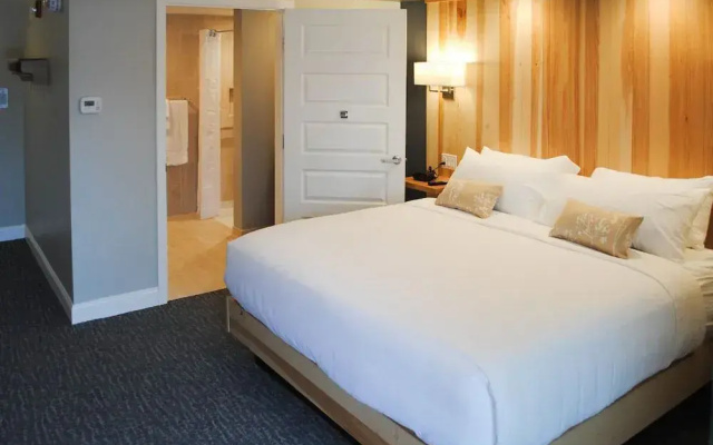 Center Harbor Inn