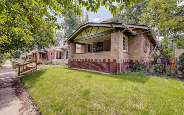 Charming Home Near Highlands Square Park