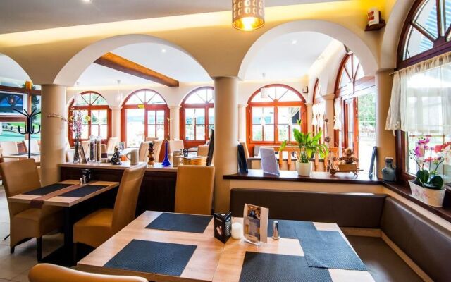 Bajor Panzio Aparthotel Restaurant - Adults Only