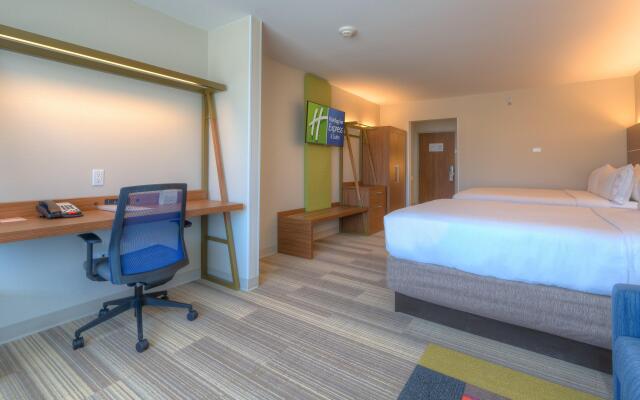 Holiday Inn Express & Suites Tulsa Midtown, an IHG Hotel