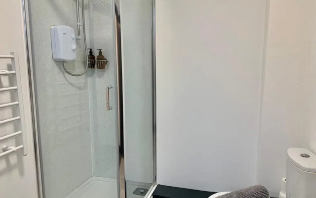 Flat 2, 3 Saville Place
