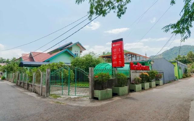 RedDoorz Plus Syariah @ Jalan Cut Nyak Dhien Aceh