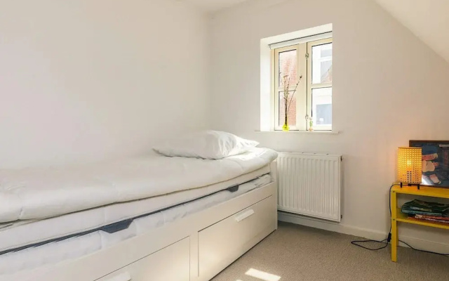 6 Person Holiday Home in Marstal