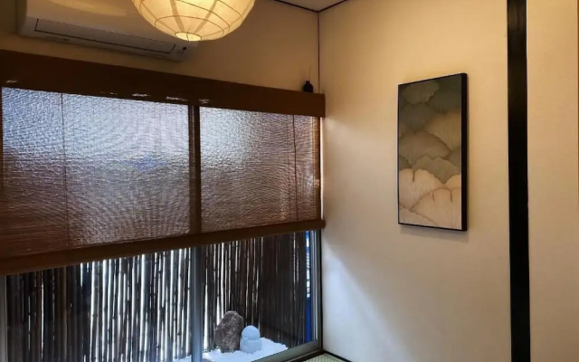 Leisureyado/Direct from airport, USJ 2 stations – Guest Rooms – Osaka