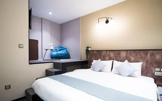 Hotel Calmo Hamilton