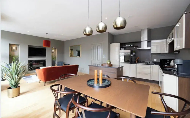 Stylish 2-bed flat in New Town