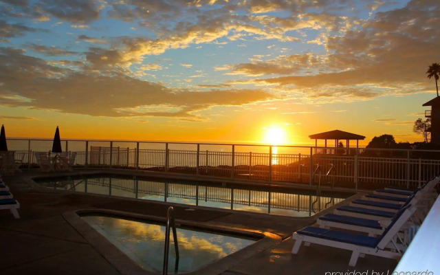 Pismo Lighthouse Suites