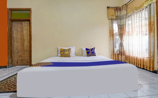 OYO Homes 90914 Eco Tourism Desa Cipada Bukit Senyum Homestay Syariah