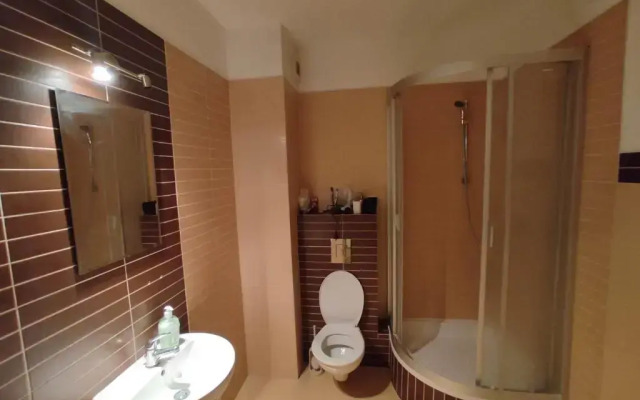 Nice room 2km to old town -150m from Metro Szwedzka