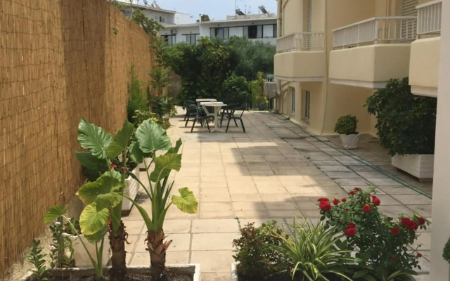 Manias Apartments