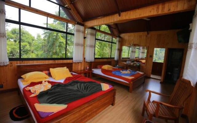 Yoho Tea Forest Lodge