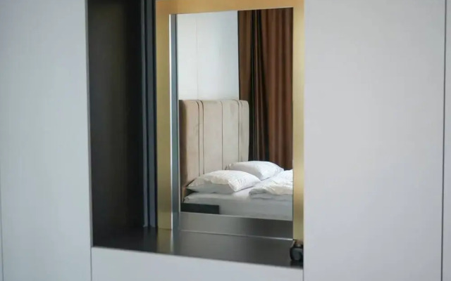 Lovely 1+1 Apartment w/Terrace near MaIl of IST