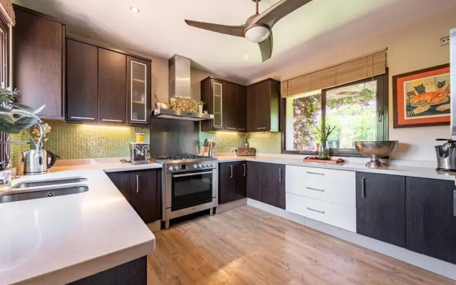 Luxury Villa With Stunning Views in Estepona