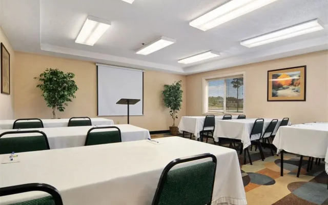 Regency Inn and Suites Atlanta / Lawrenceville GA