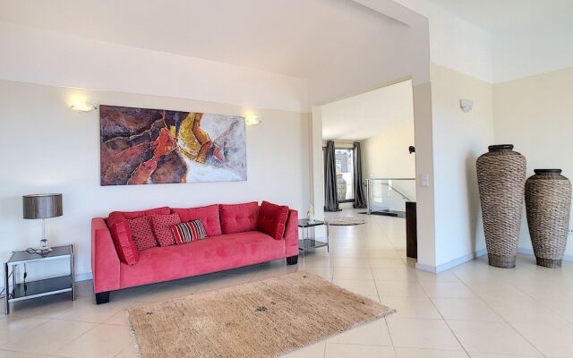 Villa Moniz by MHM