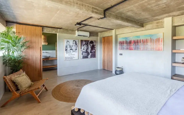 Exceptional Architect's 5BR Villa, an Oasis Gem in Canggu Centre