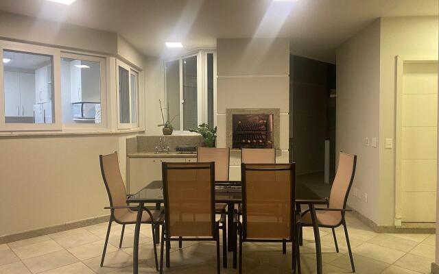 Casa Térrea 3 suítes Piscina Jurere Internacional