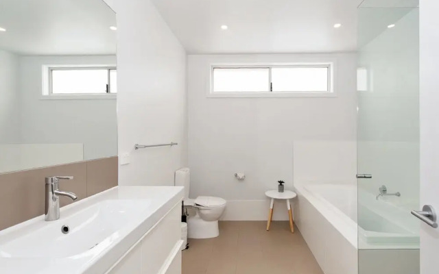 Seas the Day, 41B Ocean Avenue