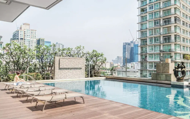 The Clover Thonglor by Favstay