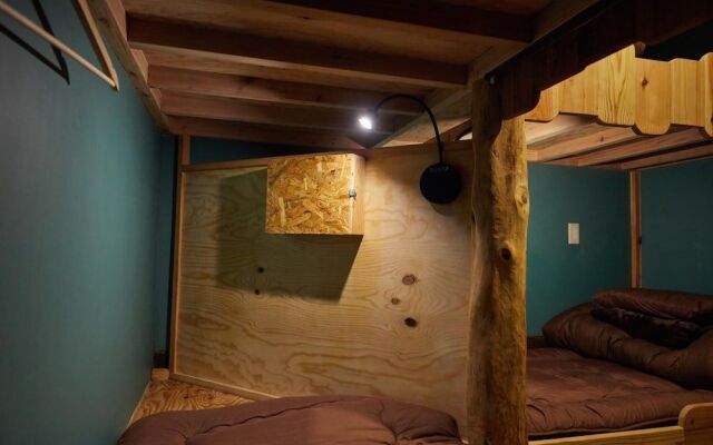GLAMPiC GUESTHOUSE