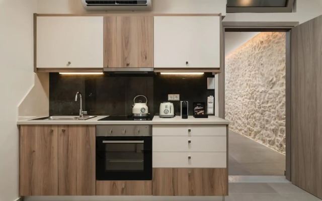 Dimitra Apts - Suite With Balcony