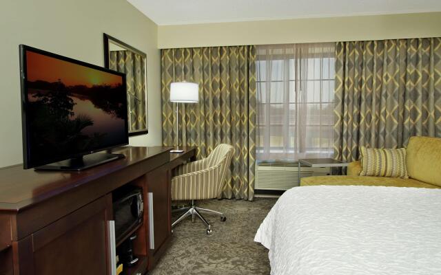 Hampton Inn & Suites Rockville Centre