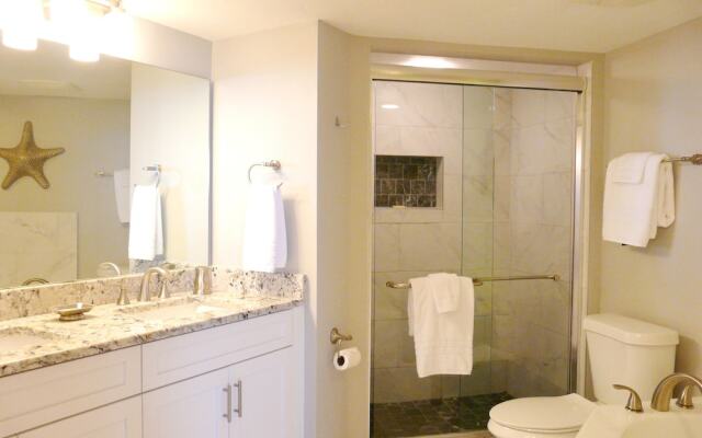 Beachfront Condo With Huge Views/pools/tennis/grills